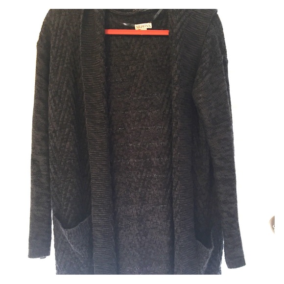 Long gray cardigan with hood. - Picture 1 of 5